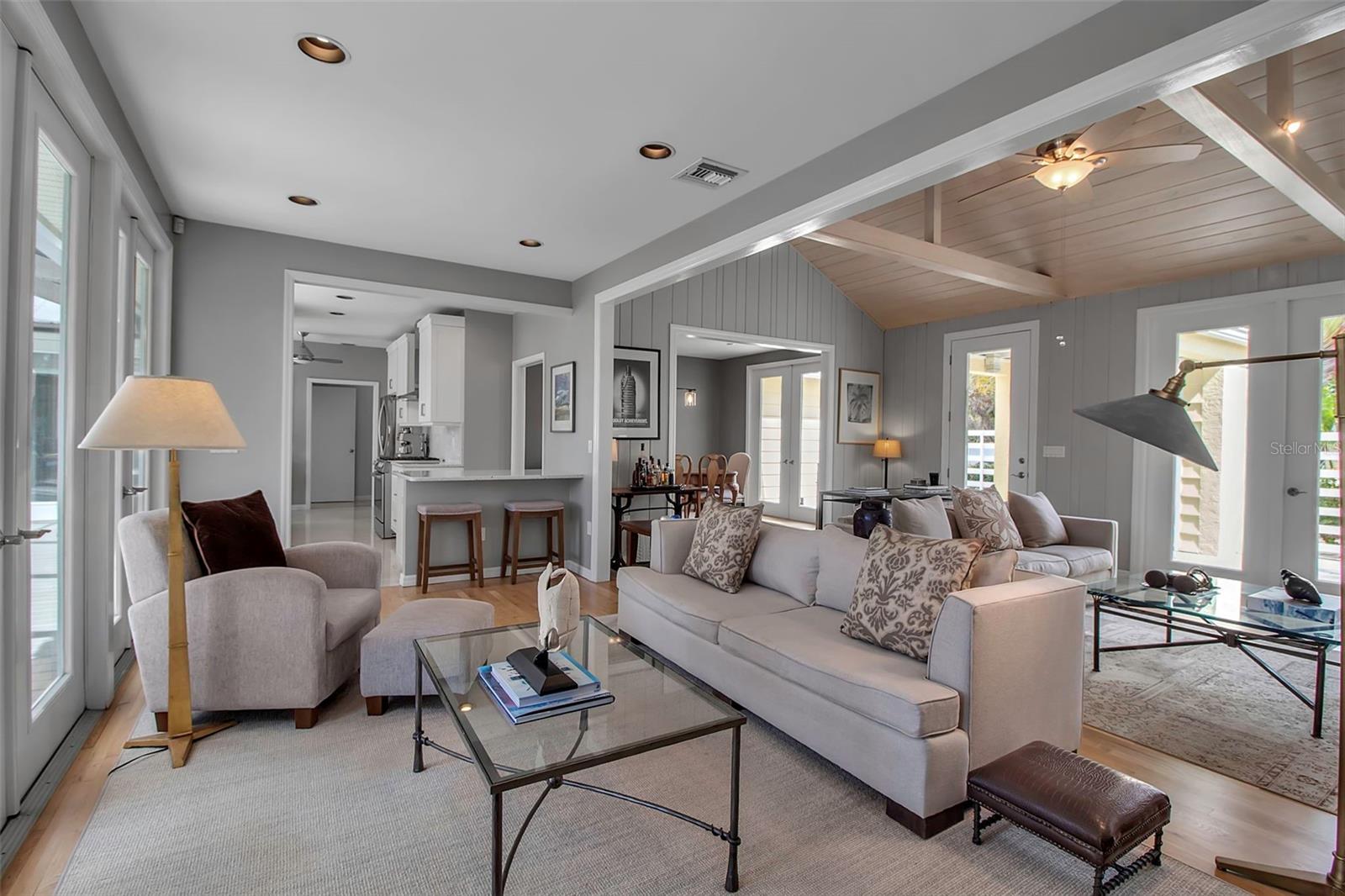 980 S ORANGE AVE, SARASOTA, FL, 34236