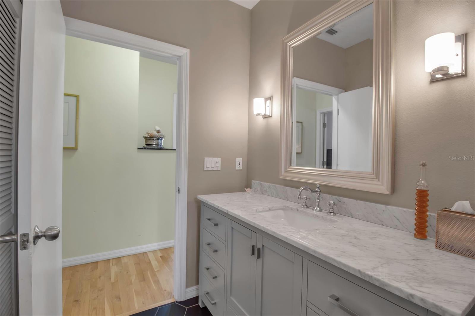 980 S ORANGE AVE, SARASOTA, FL, 34236