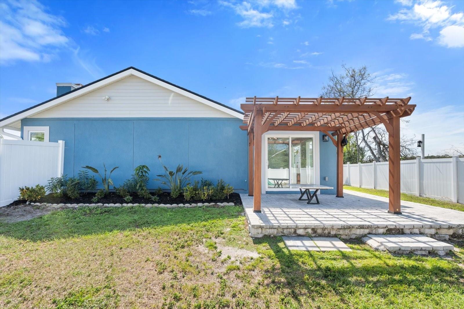 3525 65TH AVENUE CIR E, SARASOTA, FL, 34243