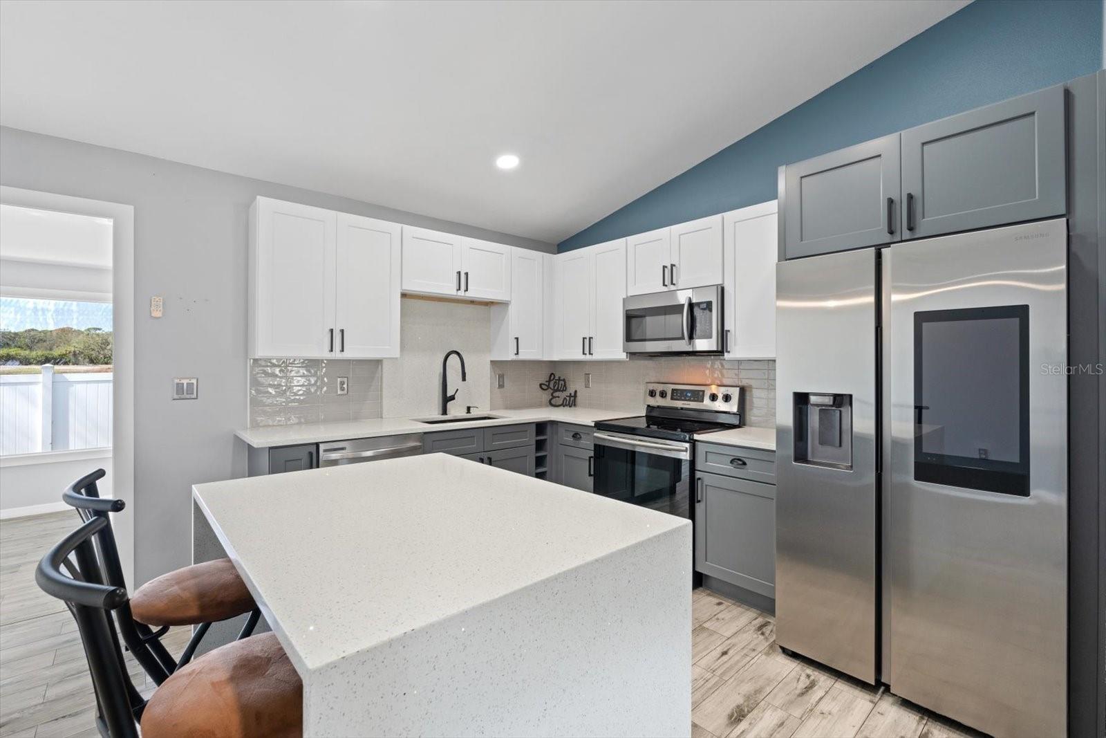 3525 65TH AVENUE CIR E, SARASOTA, FL, 34243