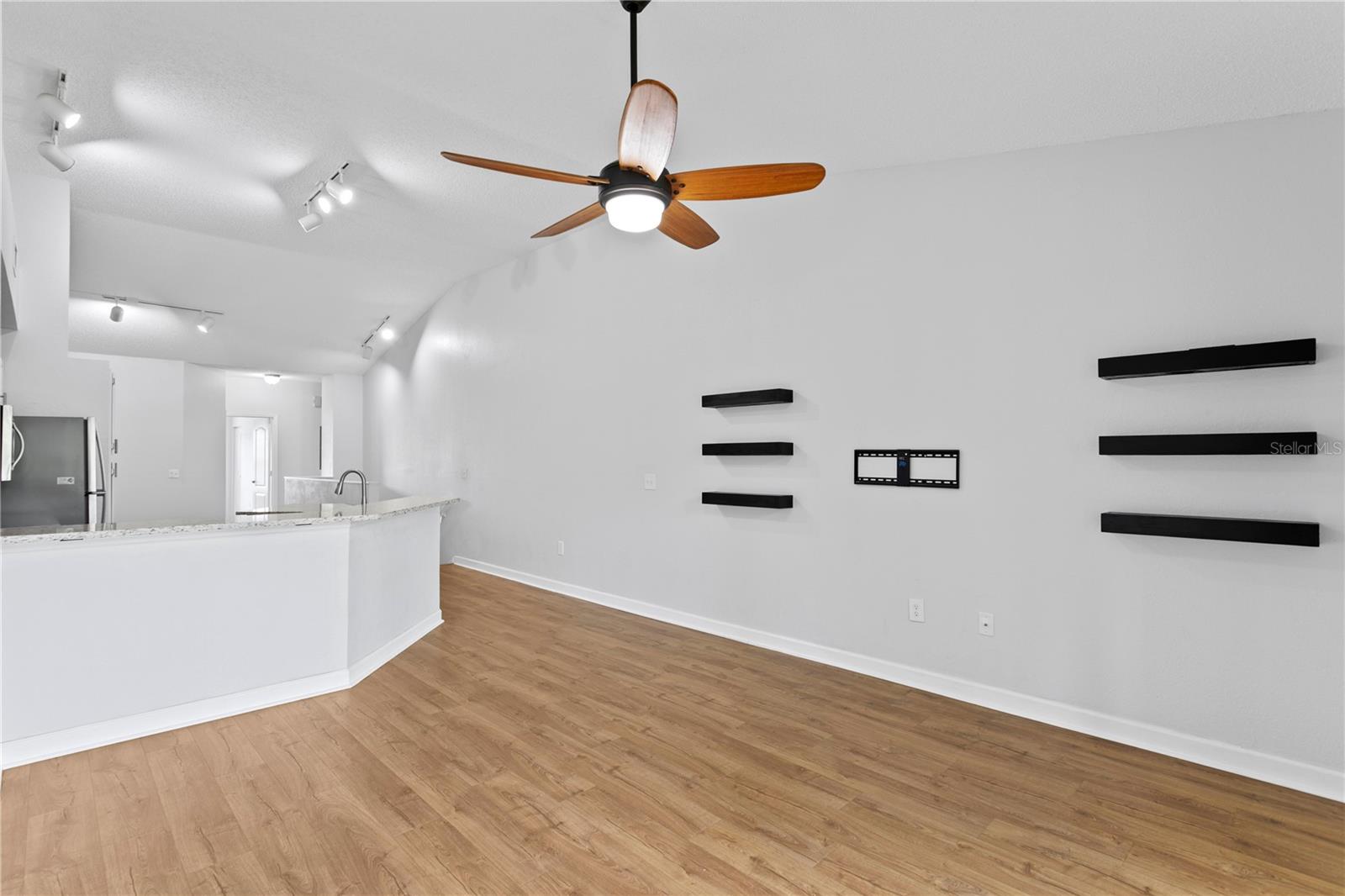 654 ARBOR LAKE LN, TAMPA, FL, 33602