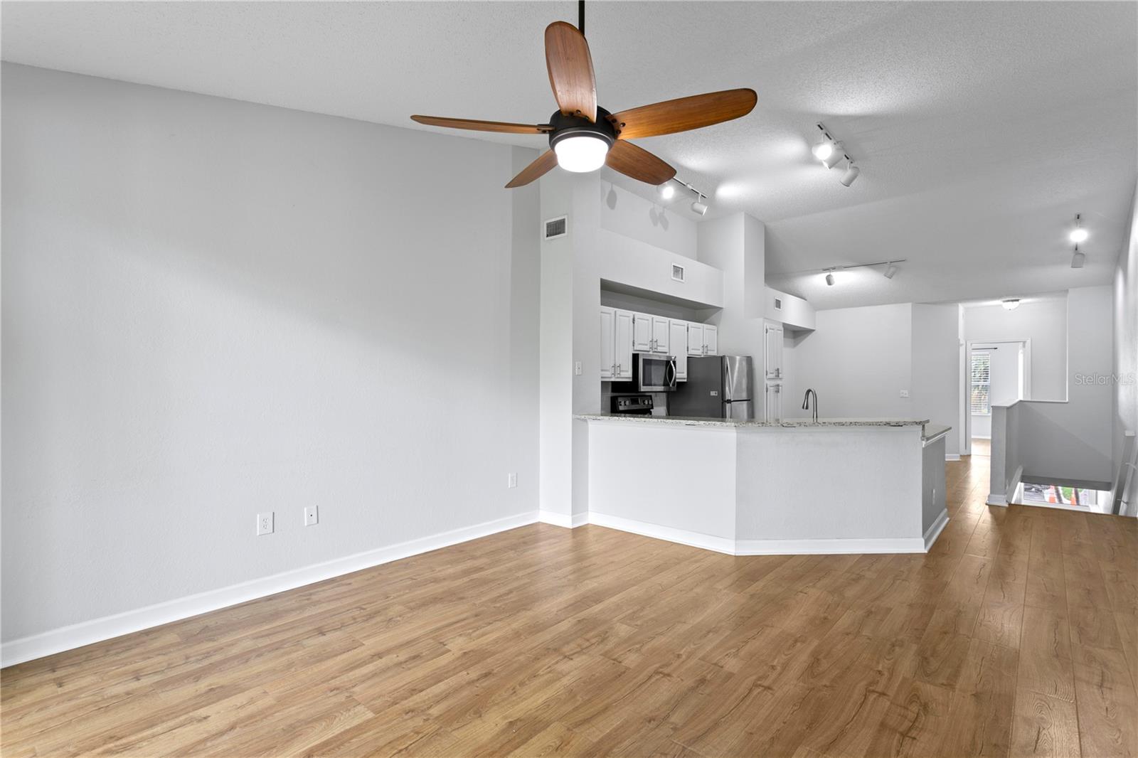 654 ARBOR LAKE LN, TAMPA, FL, 33602