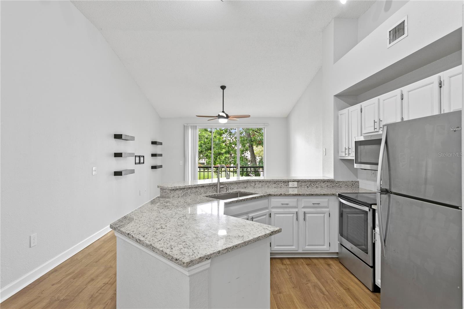 654 ARBOR LAKE LN, TAMPA, FL, 33602
