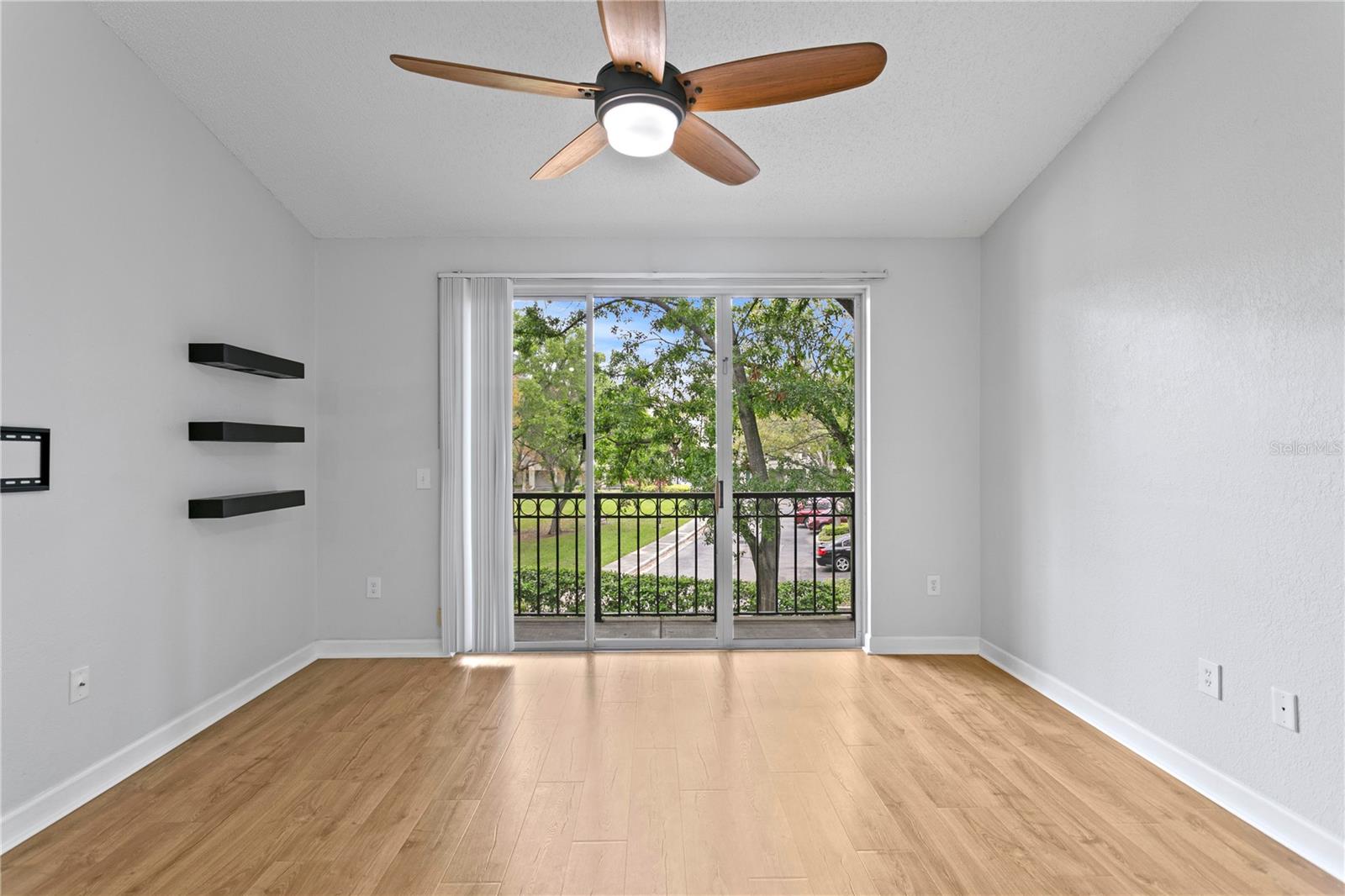 654 ARBOR LAKE LN, TAMPA, FL, 33602