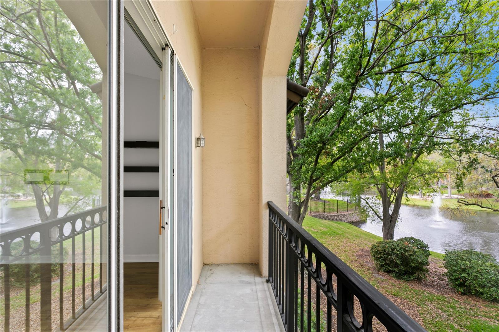 654 ARBOR LAKE LN, TAMPA, FL, 33602