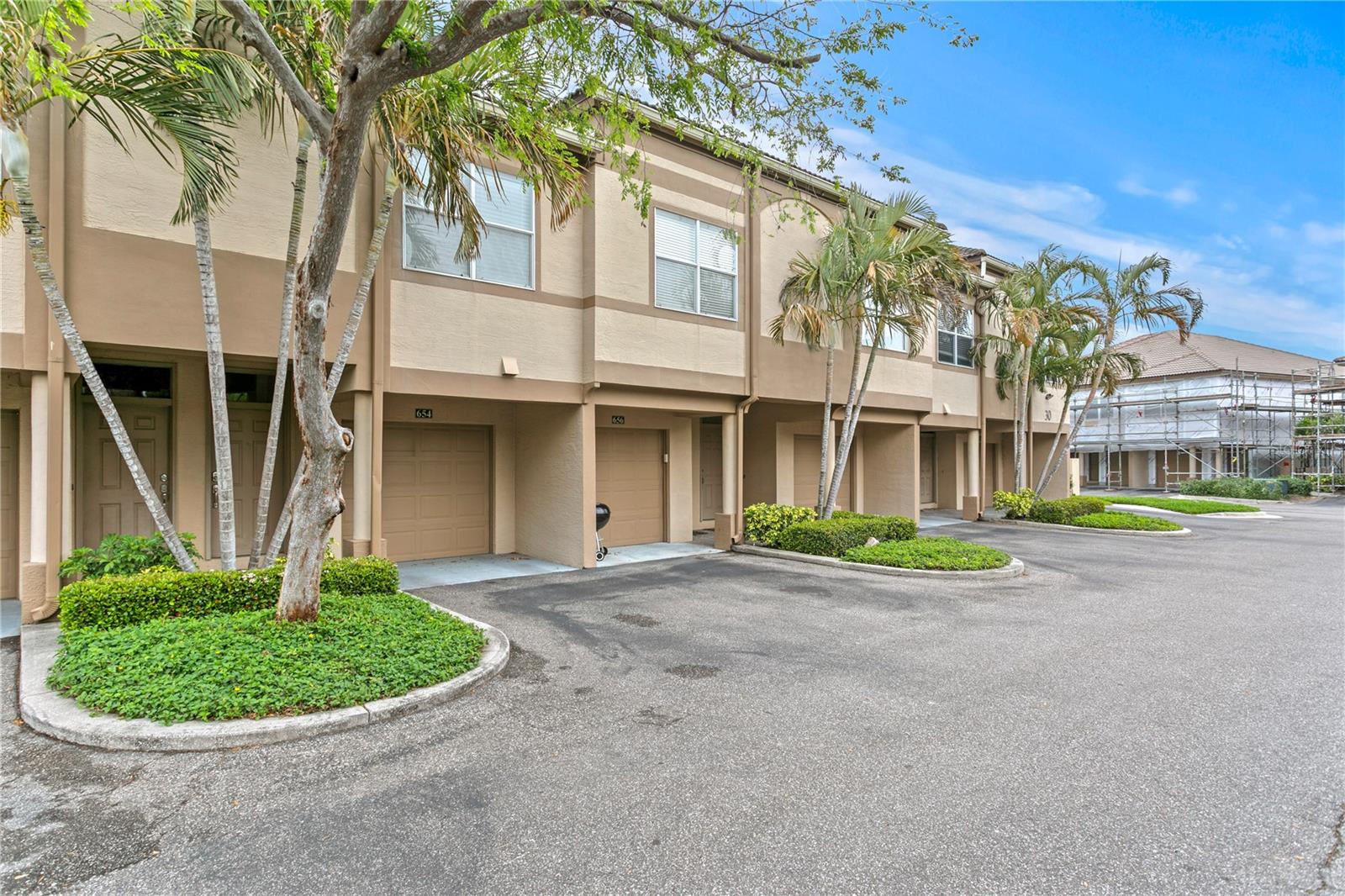 654 ARBOR LAKE LN, TAMPA, FL, 33602