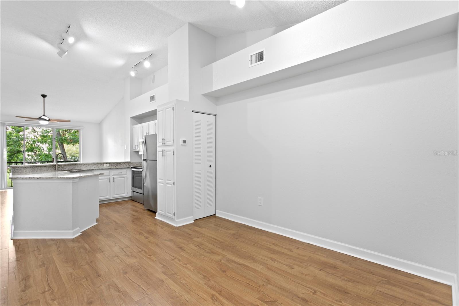 654 ARBOR LAKE LN, TAMPA, FL, 33602