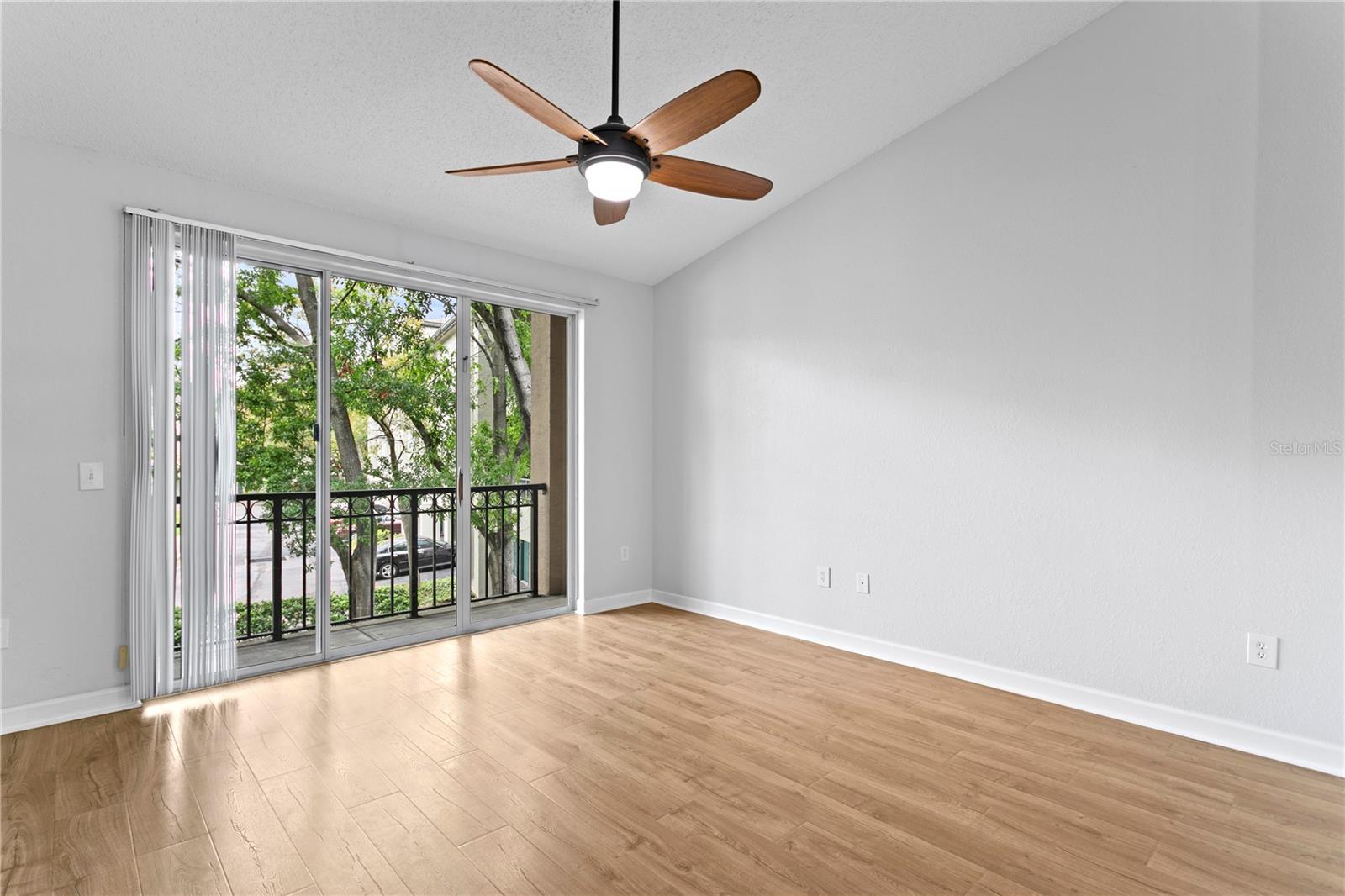 654 ARBOR LAKE LN, TAMPA, FL, 33602