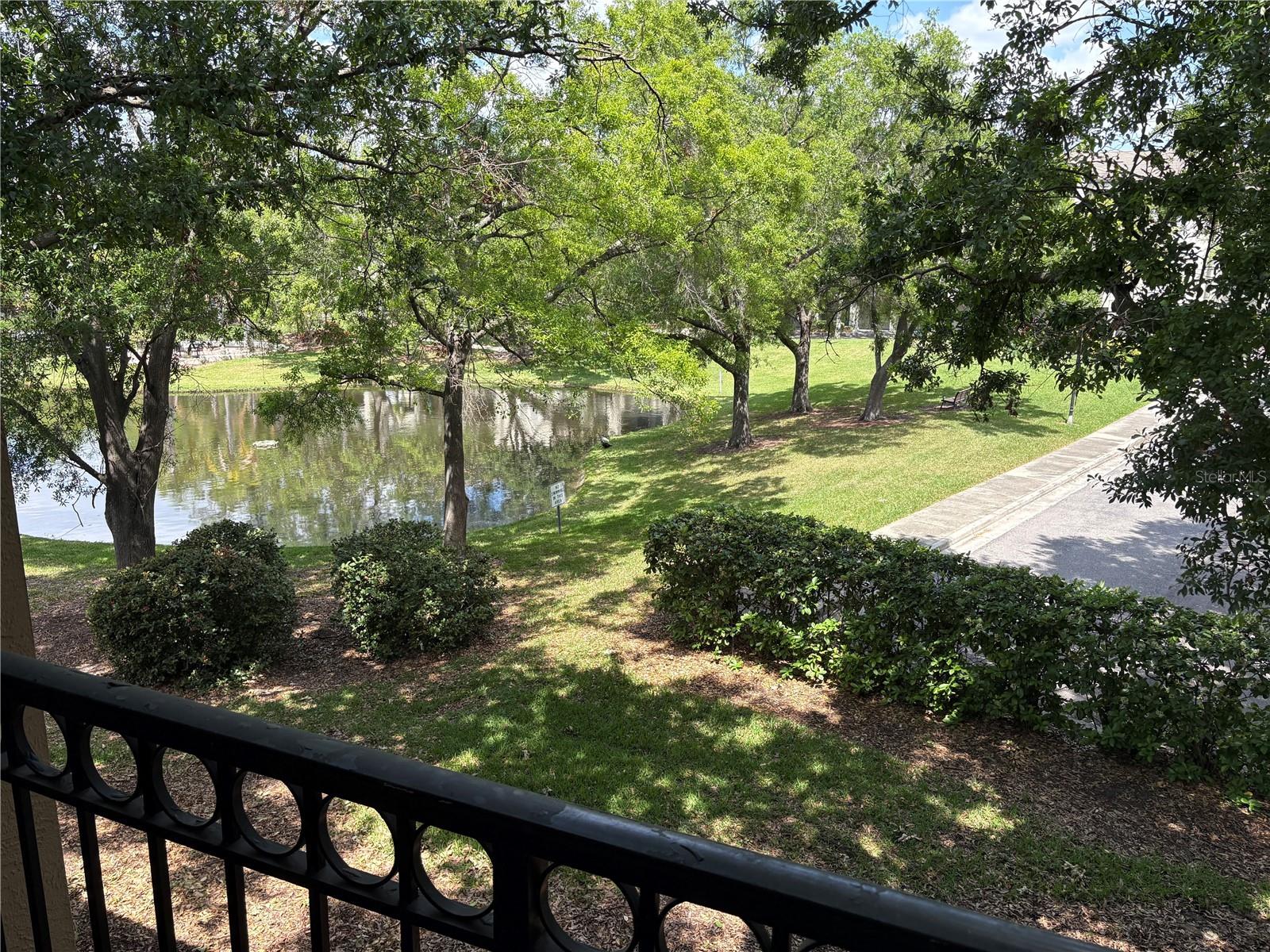 654 ARBOR LAKE LN, TAMPA, FL, 33602