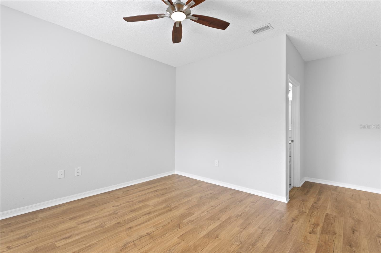 654 ARBOR LAKE LN, TAMPA, FL, 33602