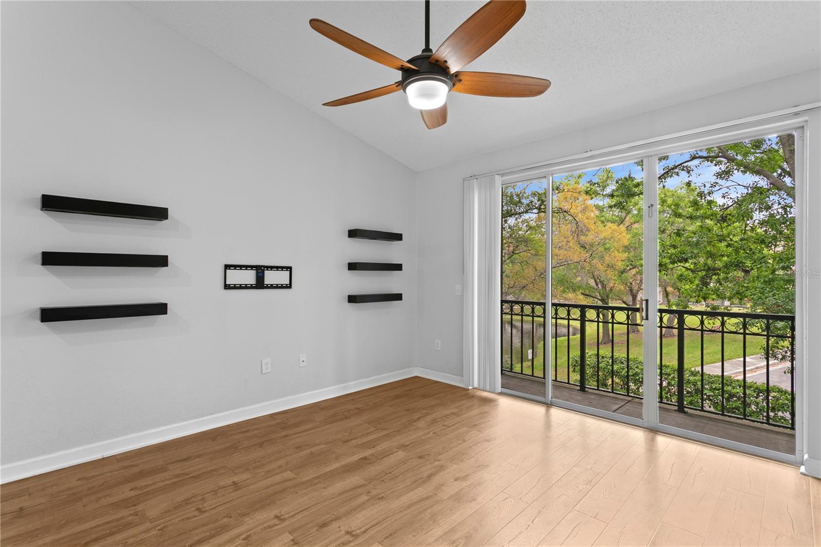 654 ARBOR LAKE LN, TAMPA, FL, 33602