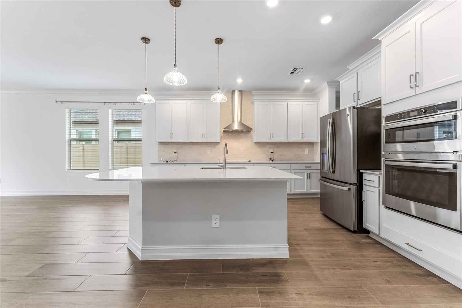 18255 SERENE LAKE LOOP, LUTZ, FL, 33548