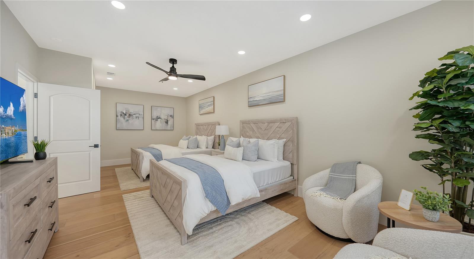 3540 MISTLETOE LN, LONGBOAT KEY, FL, 34228