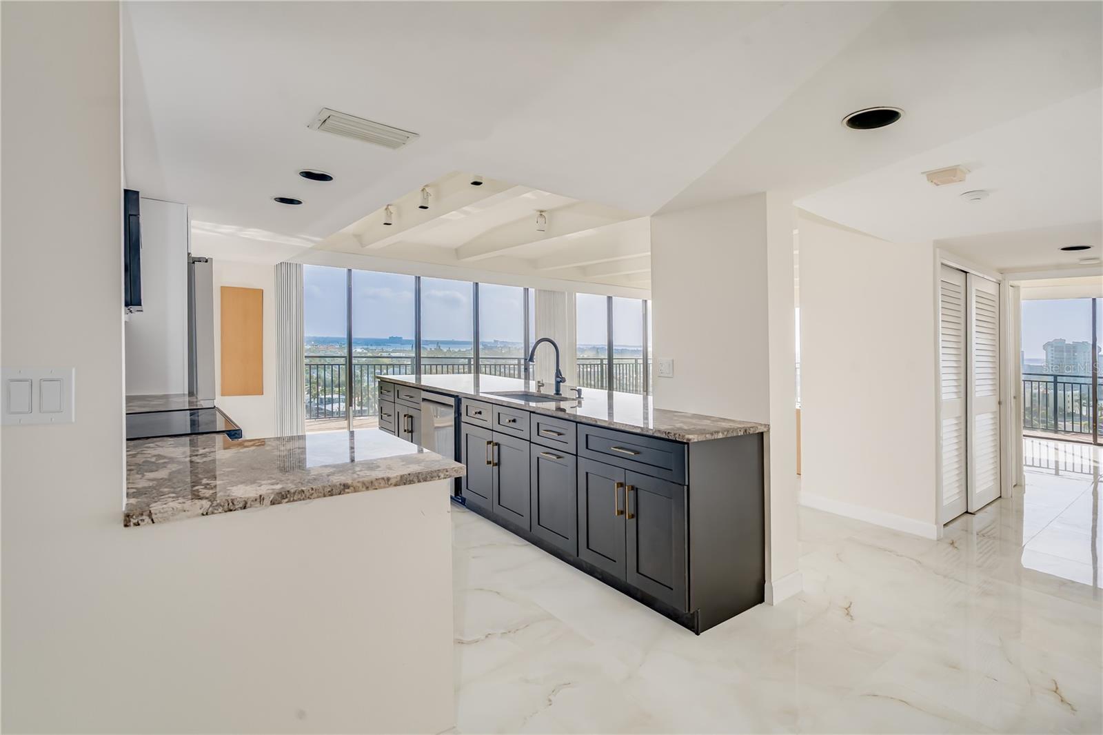 7600 BAYSHORE DR #901, TREASURE ISLAND, FL, 33706