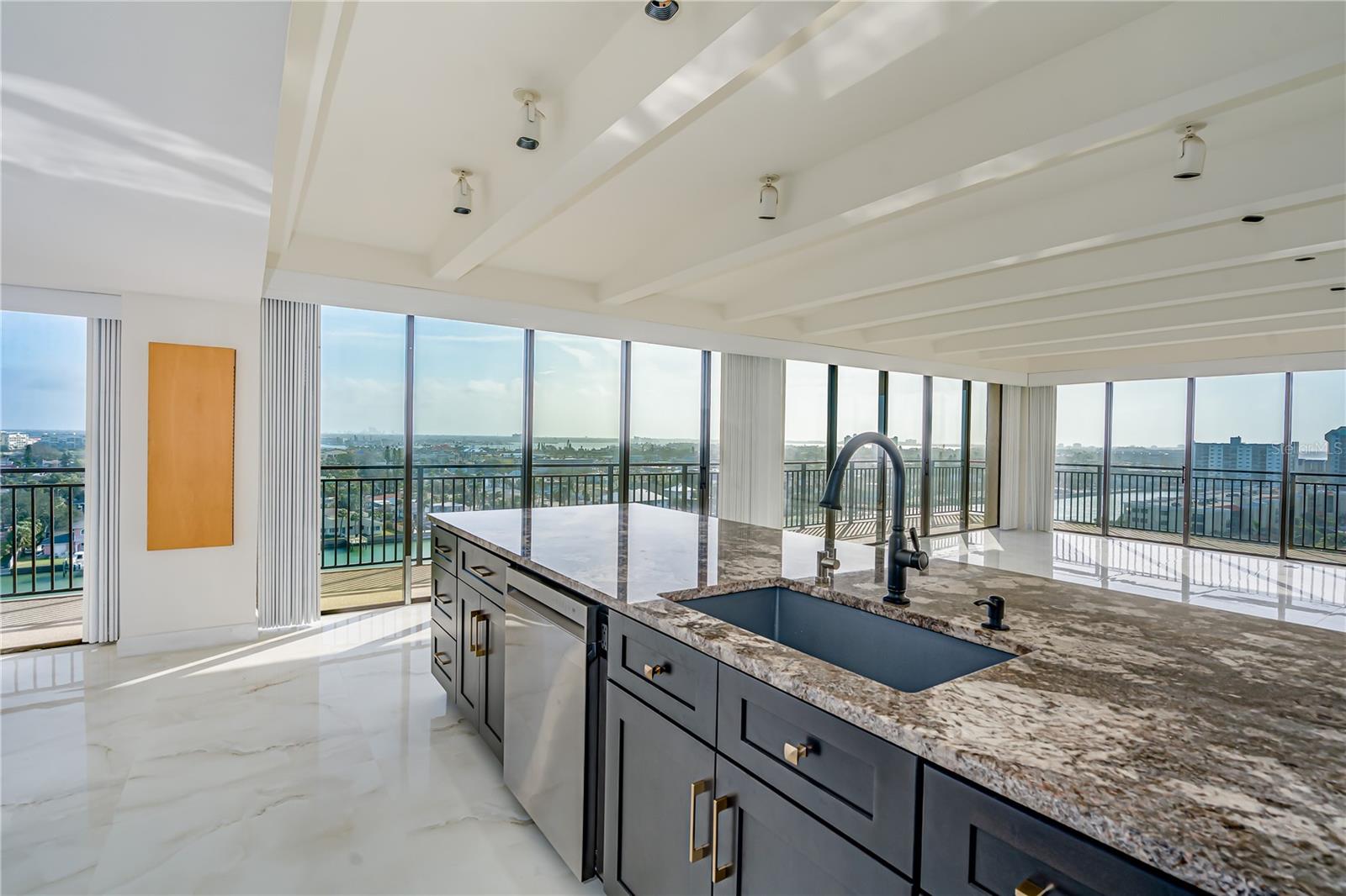 7600 BAYSHORE DR #901, TREASURE ISLAND, FL, 33706