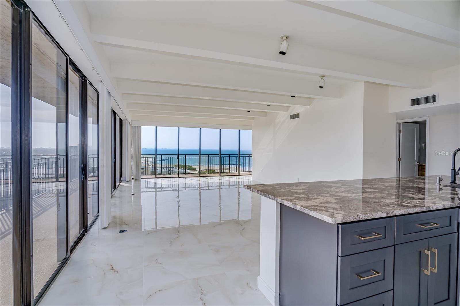 7600 BAYSHORE DR #901, TREASURE ISLAND, FL, 33706