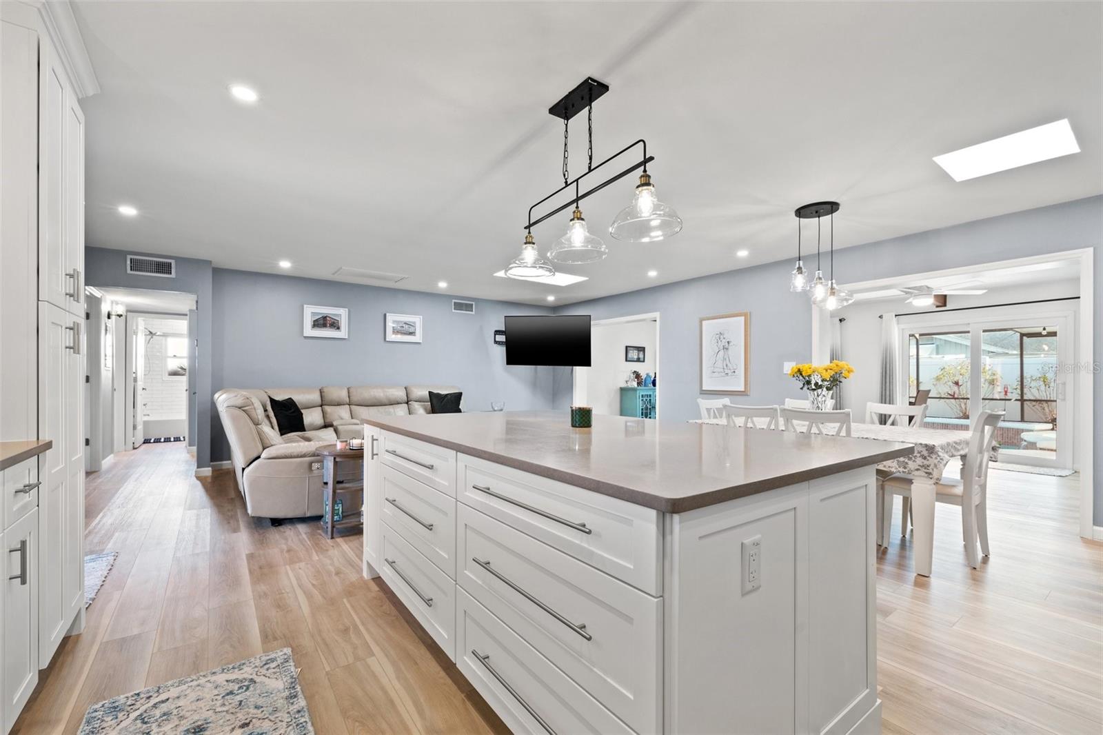 5001 SHETLAND AVE, TAMPA, FL, 33615