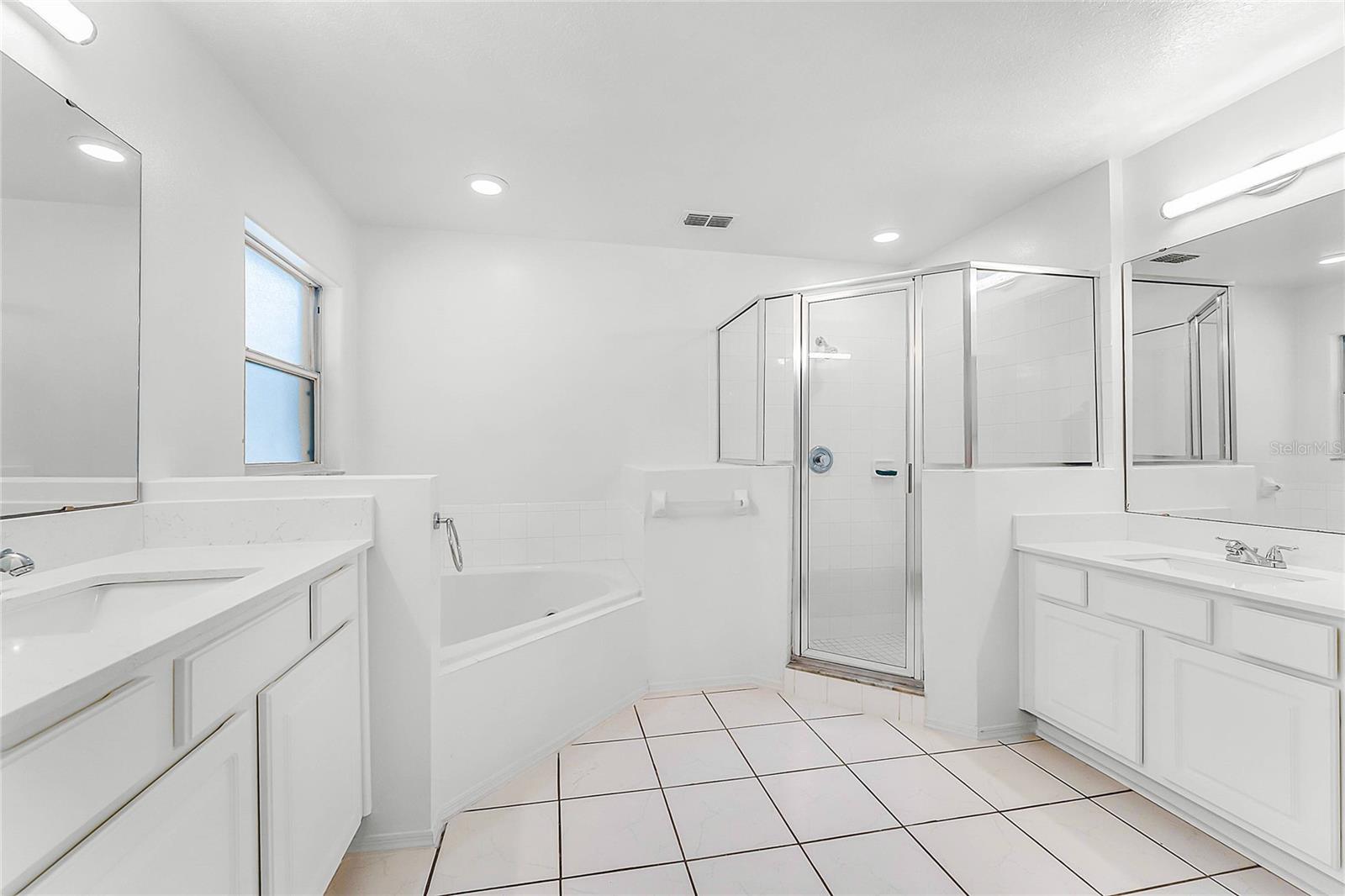 5140 N APOPKA VINELAND RD, ORLANDO, FL, 32818