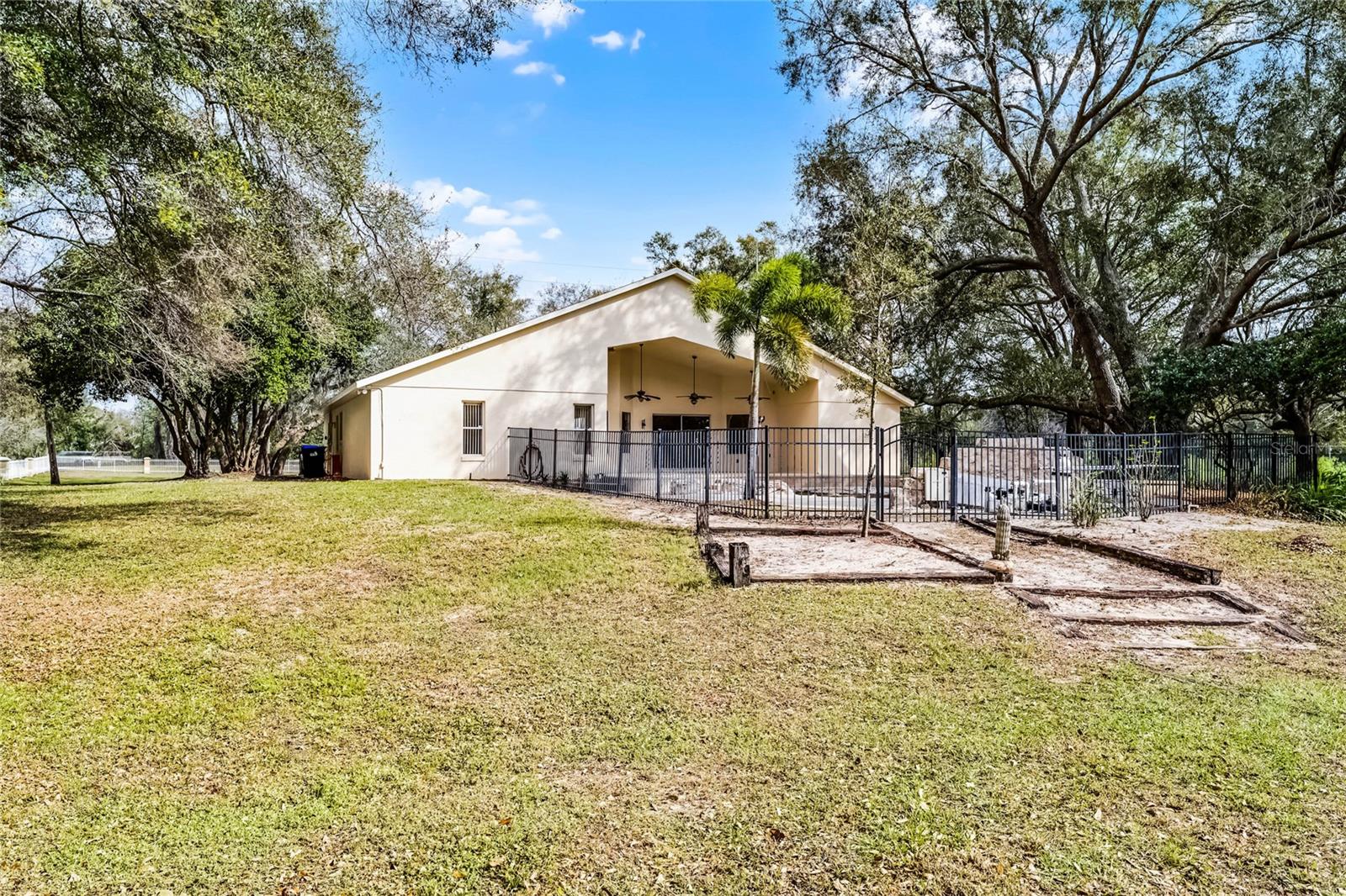 5140 N APOPKA VINELAND RD, ORLANDO, FL, 32818