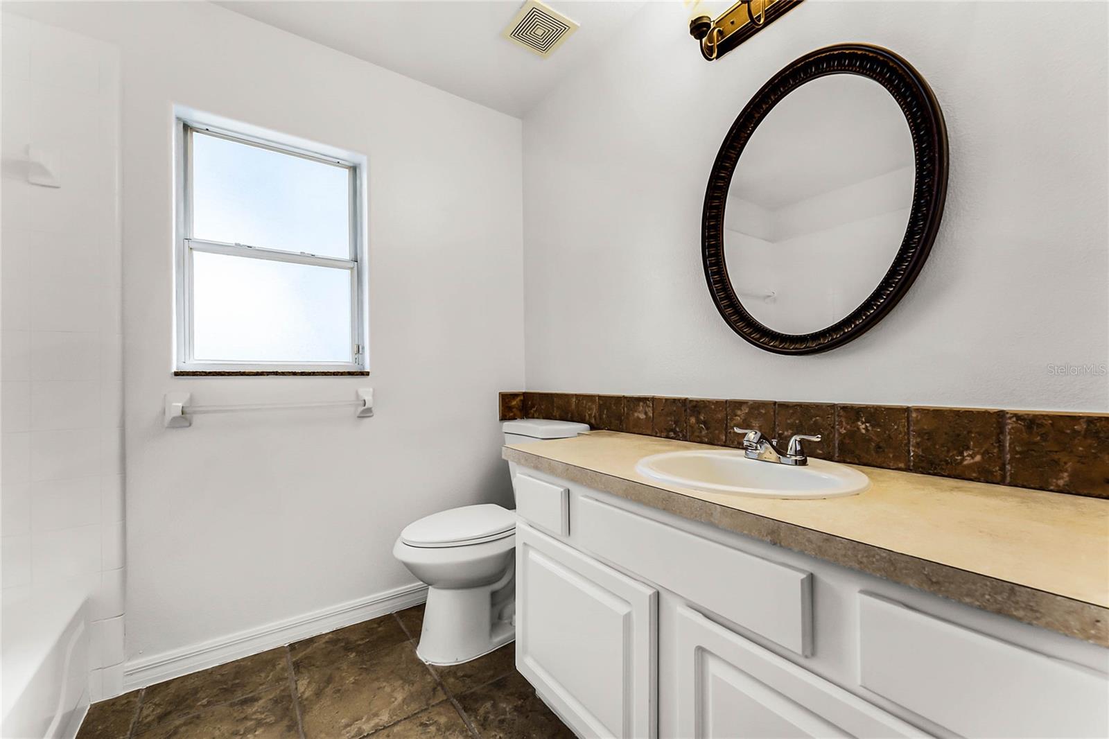 5140 N APOPKA VINELAND RD, ORLANDO, FL, 32818