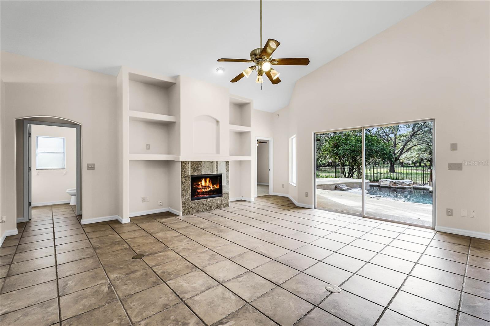 5140 N APOPKA VINELAND RD, ORLANDO, FL, 32818