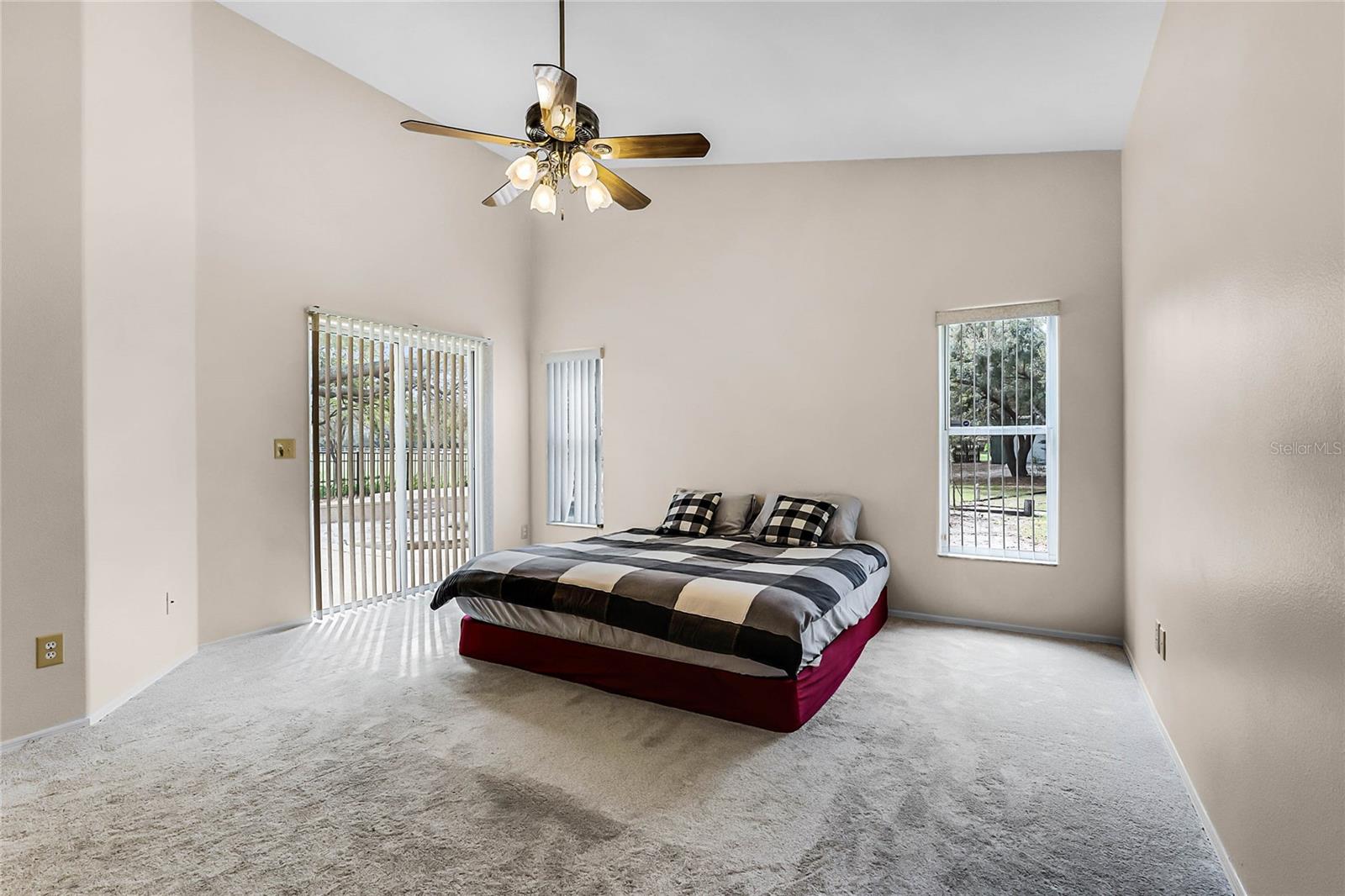 5140 N APOPKA VINELAND RD, ORLANDO, FL, 32818