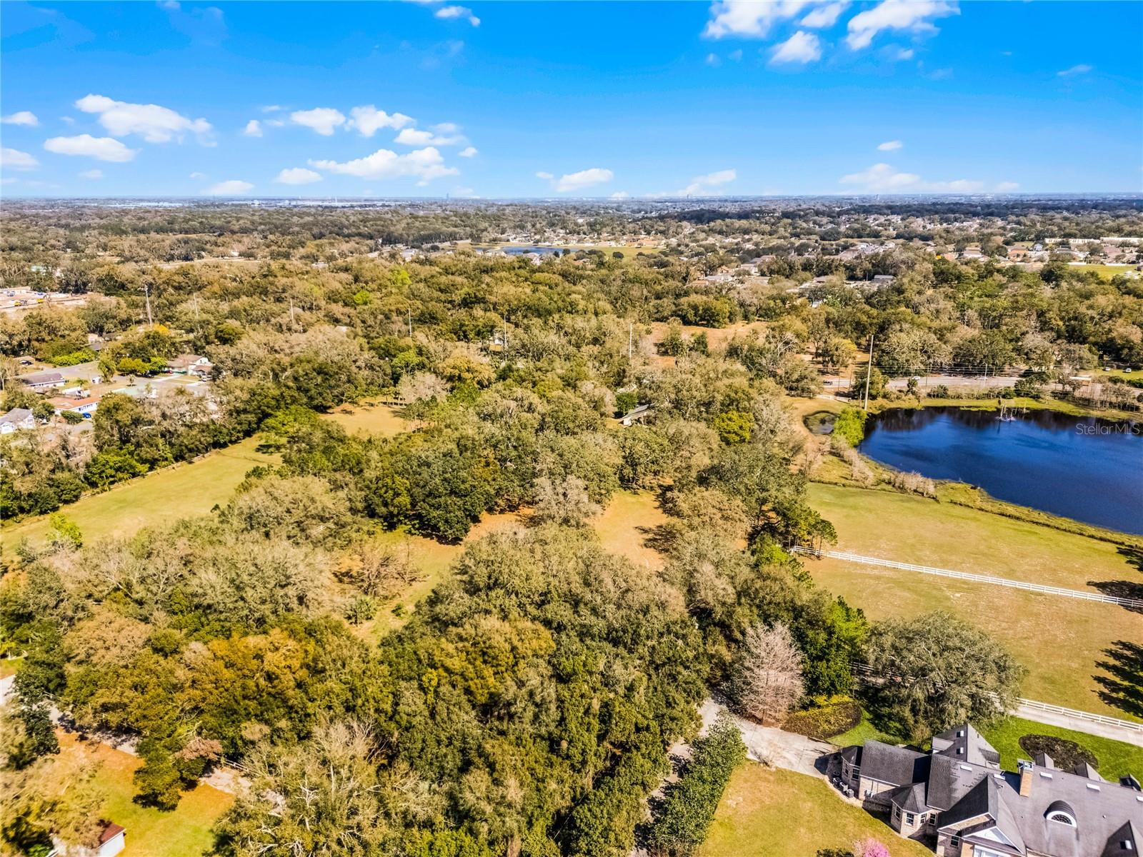 5140 N APOPKA VINELAND RD, ORLANDO, FL, 32818