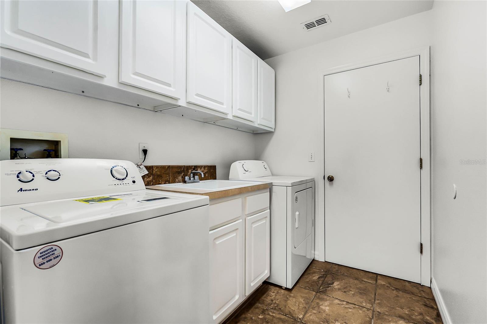 5140 N APOPKA VINELAND RD, ORLANDO, FL, 32818