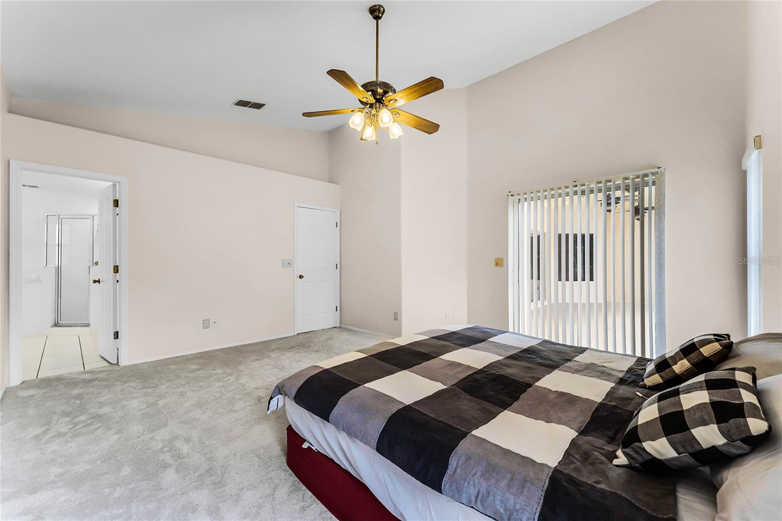 5140 N APOPKA VINELAND RD, ORLANDO, FL, 32818