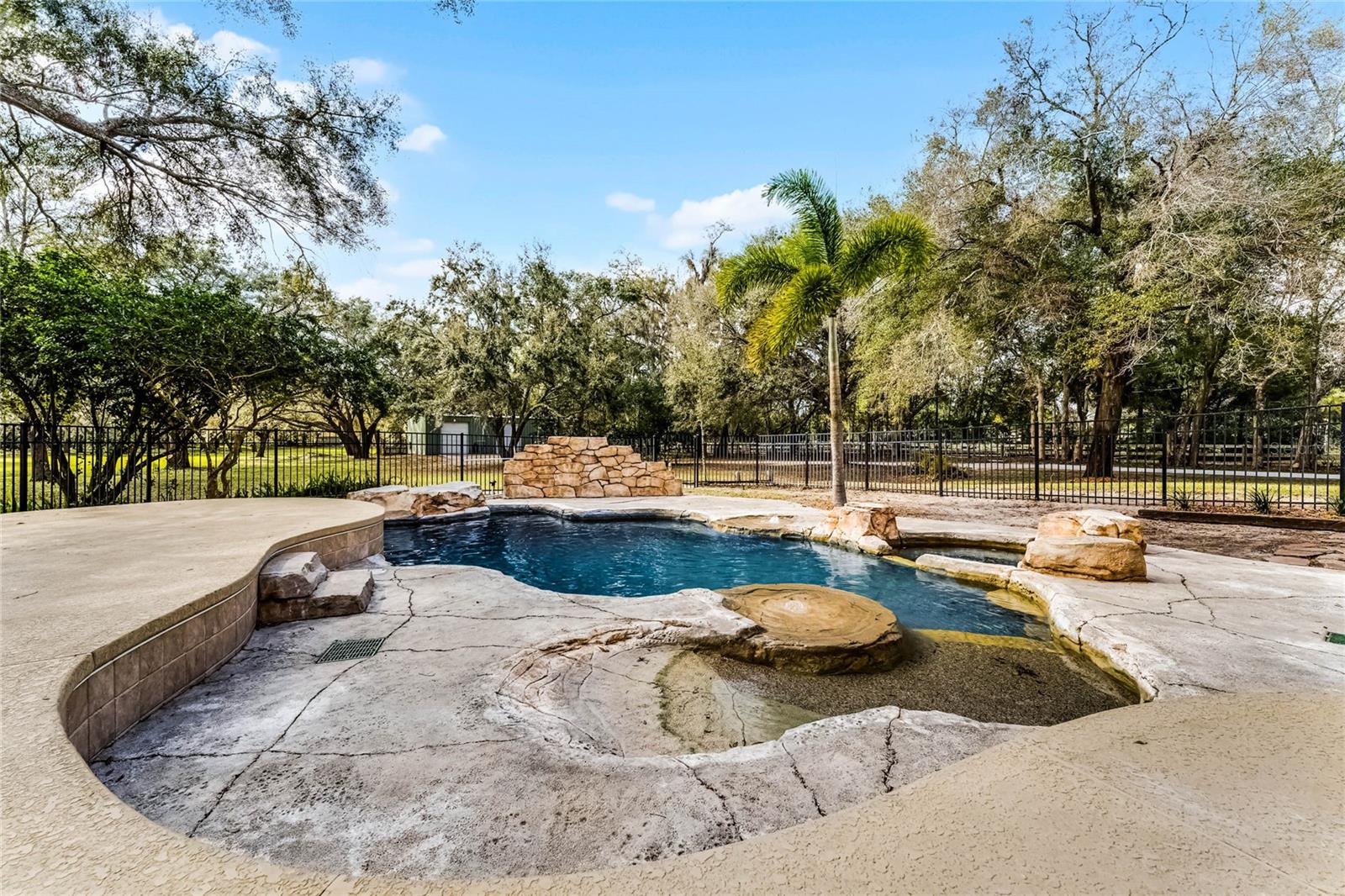 5140 N APOPKA VINELAND RD, ORLANDO, FL, 32818