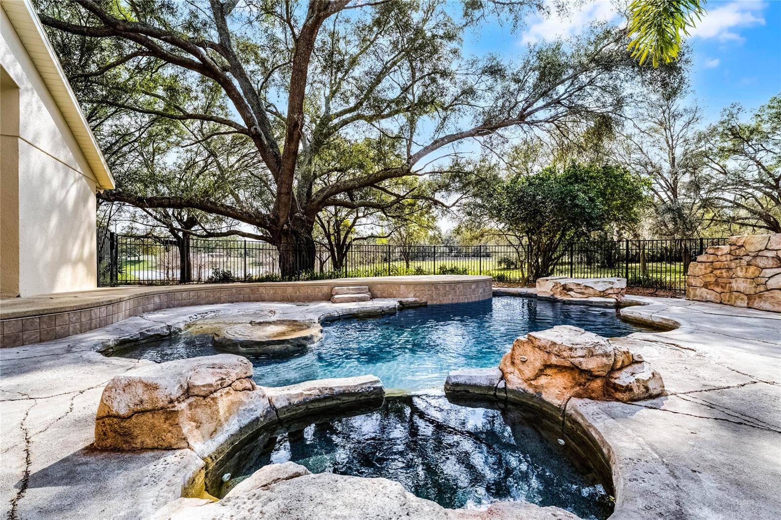 5140 N APOPKA VINELAND RD, ORLANDO, FL, 32818