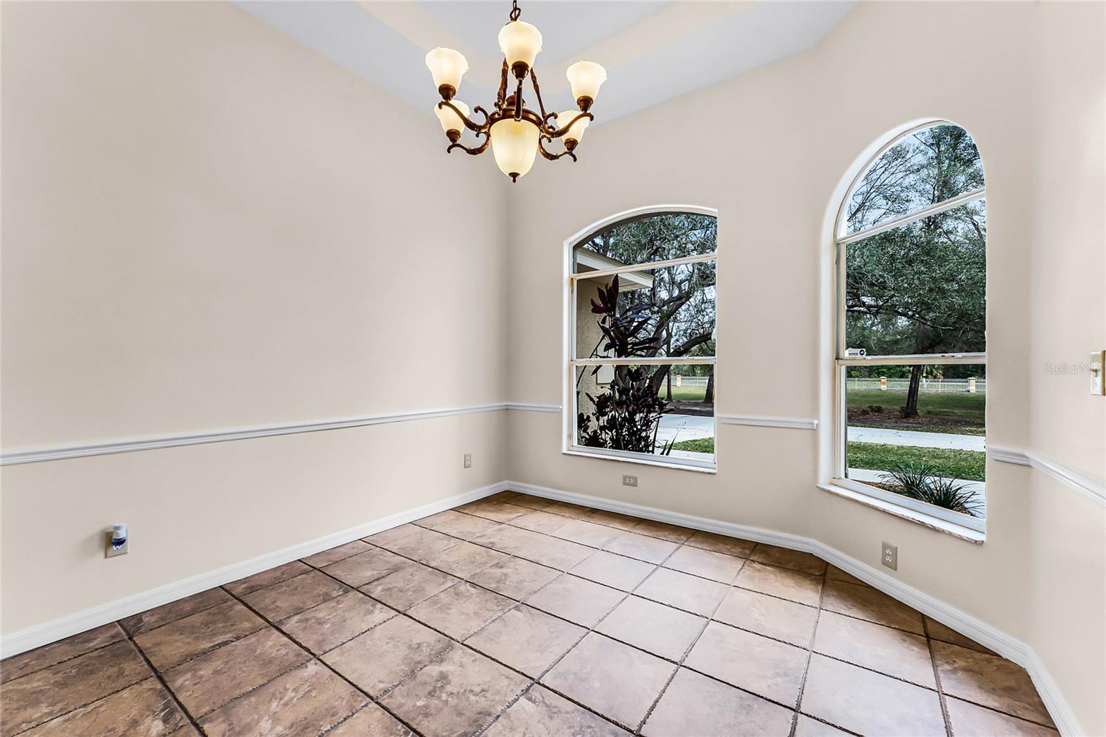 5140 N APOPKA VINELAND RD, ORLANDO, FL, 32818