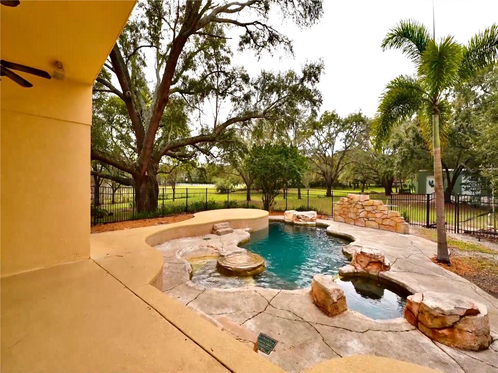 5140 N APOPKA VINELAND RD, ORLANDO, FL, 32818