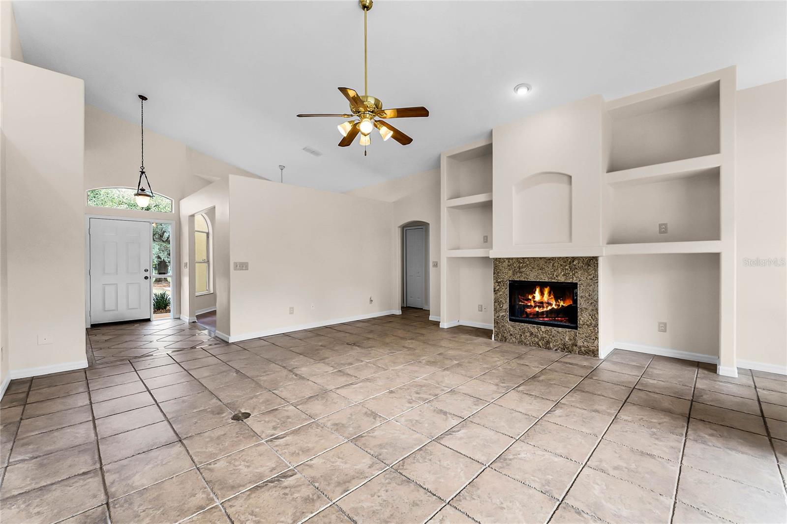 5140 N APOPKA VINELAND RD, ORLANDO, FL, 32818