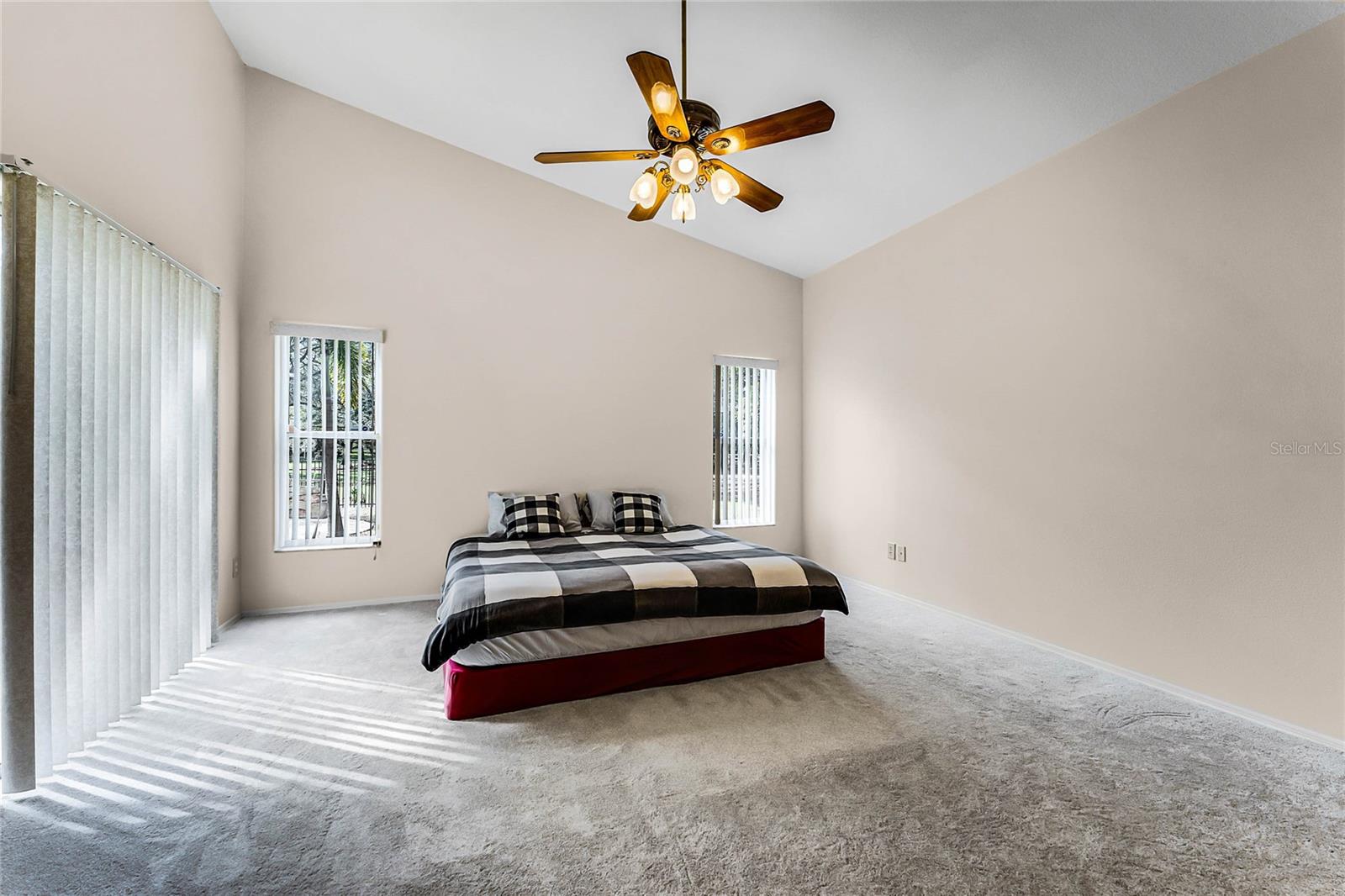 5140 N APOPKA VINELAND RD, ORLANDO, FL, 32818