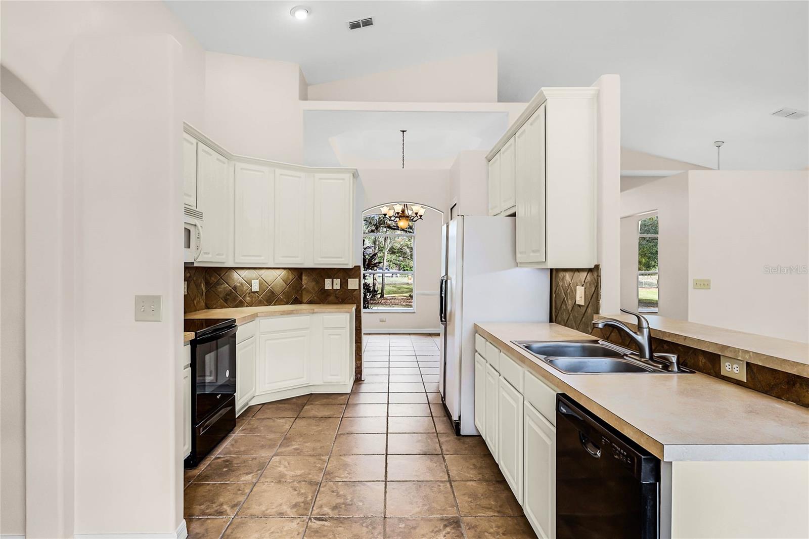 5140 N APOPKA VINELAND RD, ORLANDO, FL, 32818