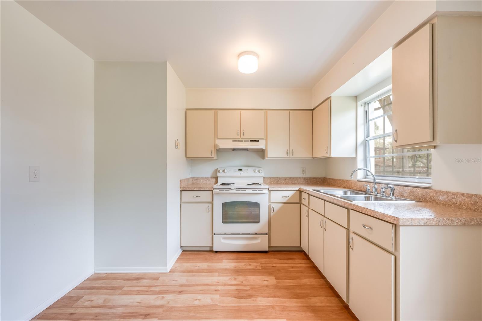 858 DARWIN DR, ALTAMONTE SPRINGS, FL, 32701