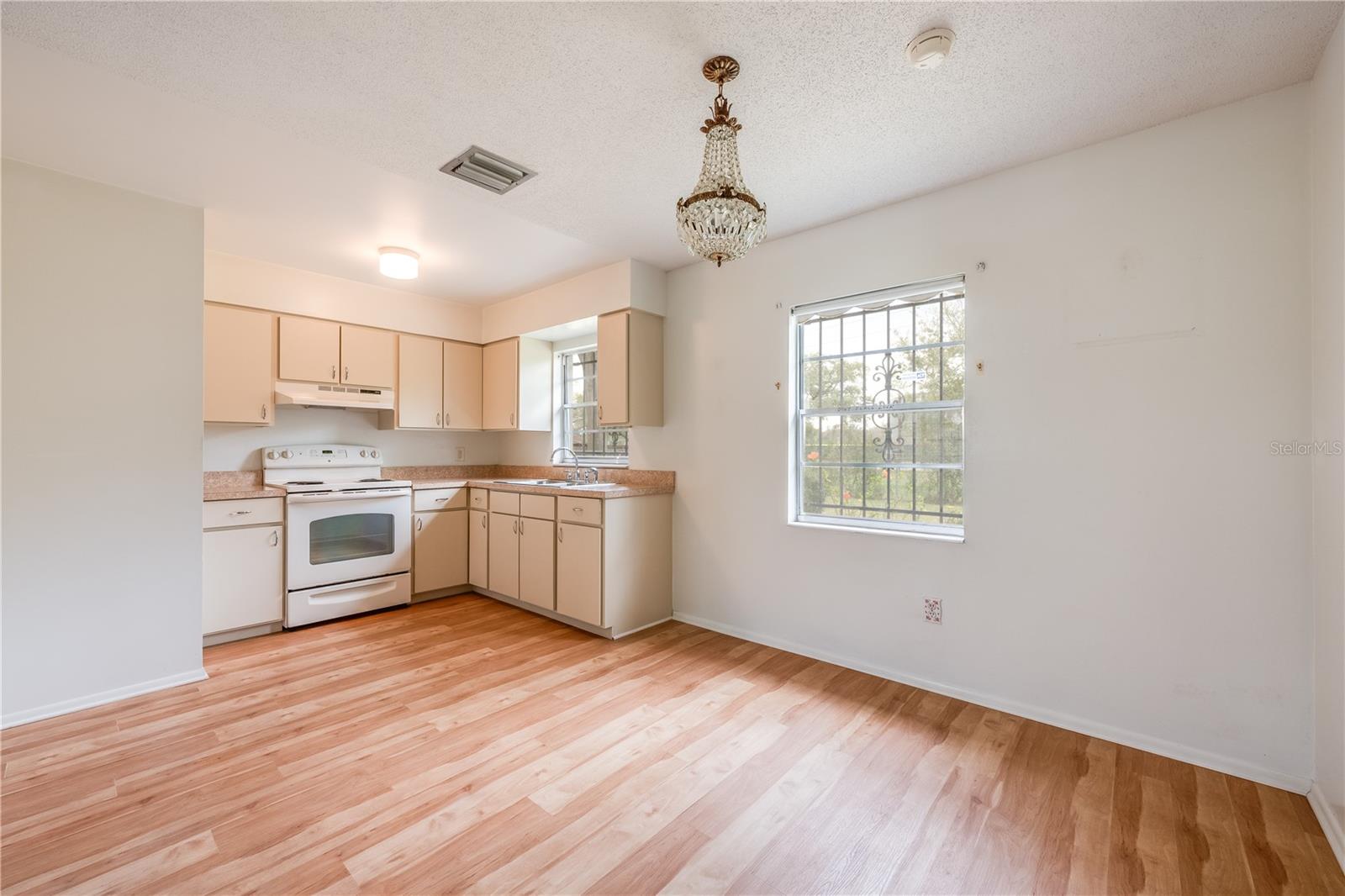 858 DARWIN DR, ALTAMONTE SPRINGS, FL, 32701