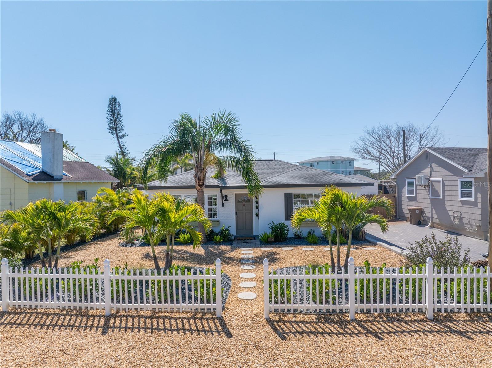14066 MARGUERITE DR, MADEIRA BEACH, FL, 33708