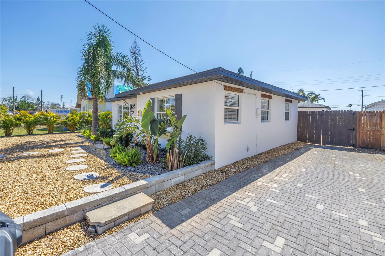 14066 MARGUERITE DR, MADEIRA BEACH, FL, 33708