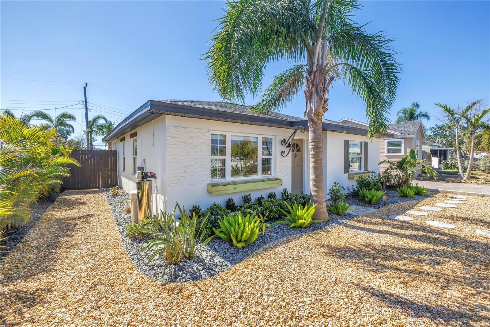 14066 MARGUERITE DR, MADEIRA BEACH, FL, 33708