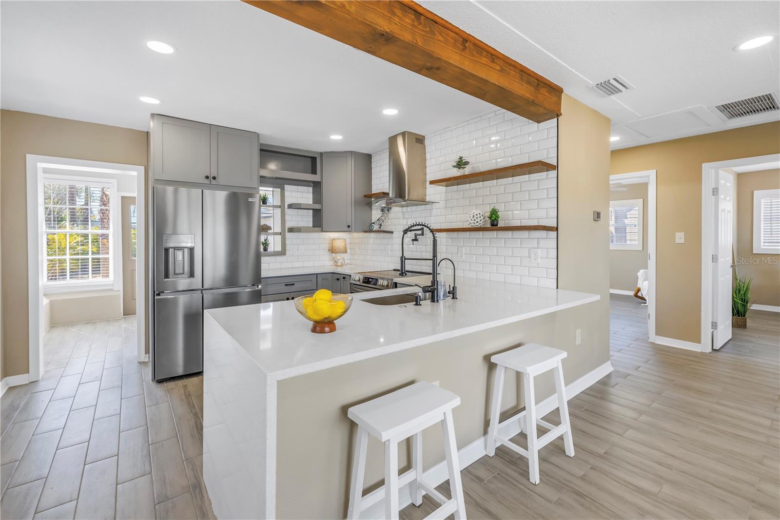 14066 MARGUERITE DR, MADEIRA BEACH, FL, 33708