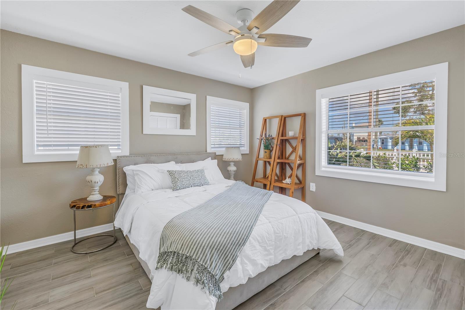 14066 MARGUERITE DR, MADEIRA BEACH, FL, 33708