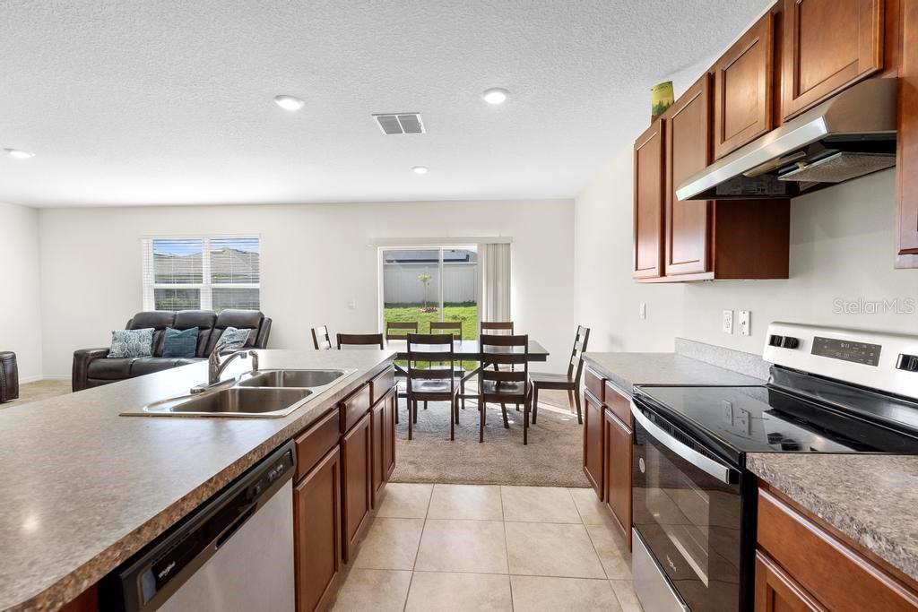 2024 GRIFFIN OAKS WAY, TAVARES, FL, 32778