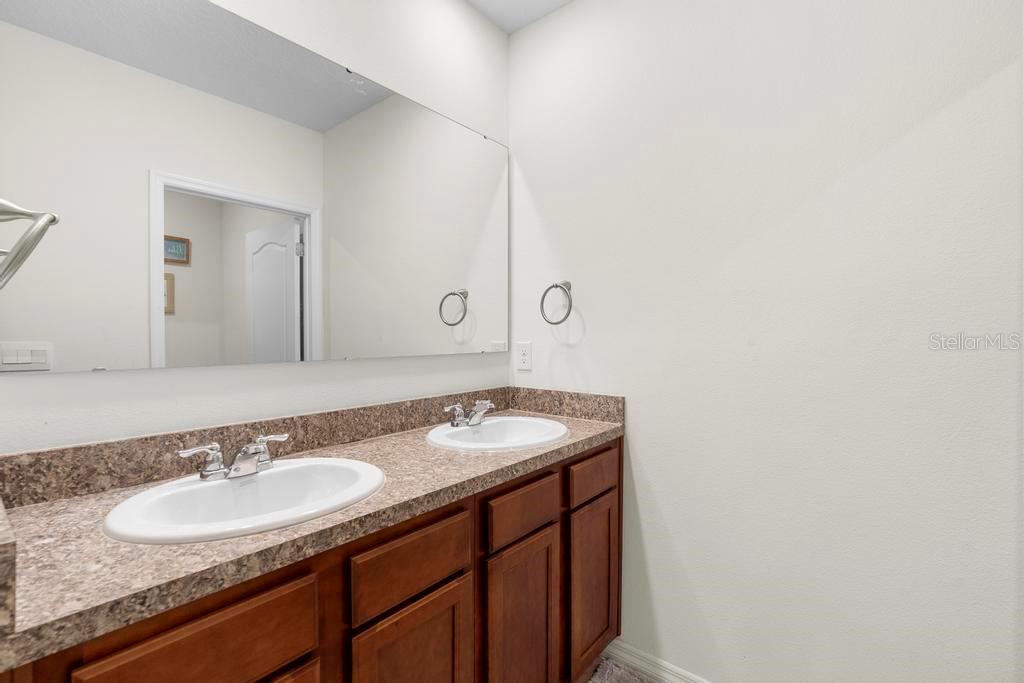 2024 GRIFFIN OAKS WAY, TAVARES, FL, 32778