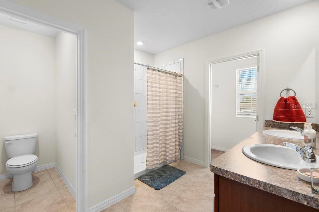 2024 GRIFFIN OAKS WAY, TAVARES, FL, 32778