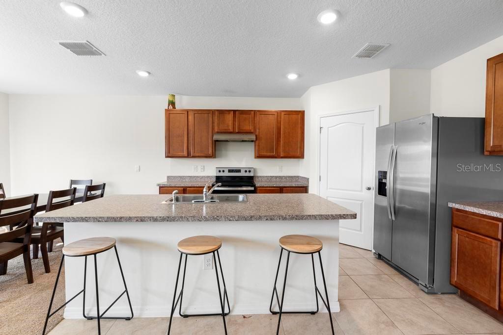 2024 GRIFFIN OAKS WAY, TAVARES, FL, 32778
