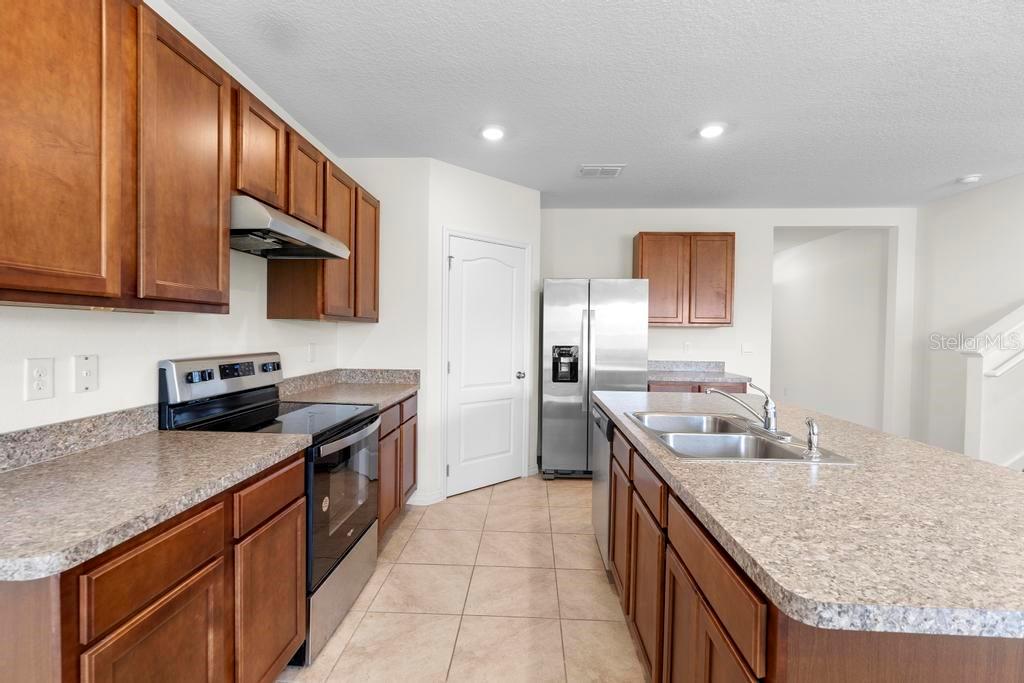 2024 GRIFFIN OAKS WAY, TAVARES, FL, 32778