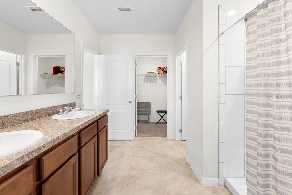 2024 GRIFFIN OAKS WAY, TAVARES, FL, 32778