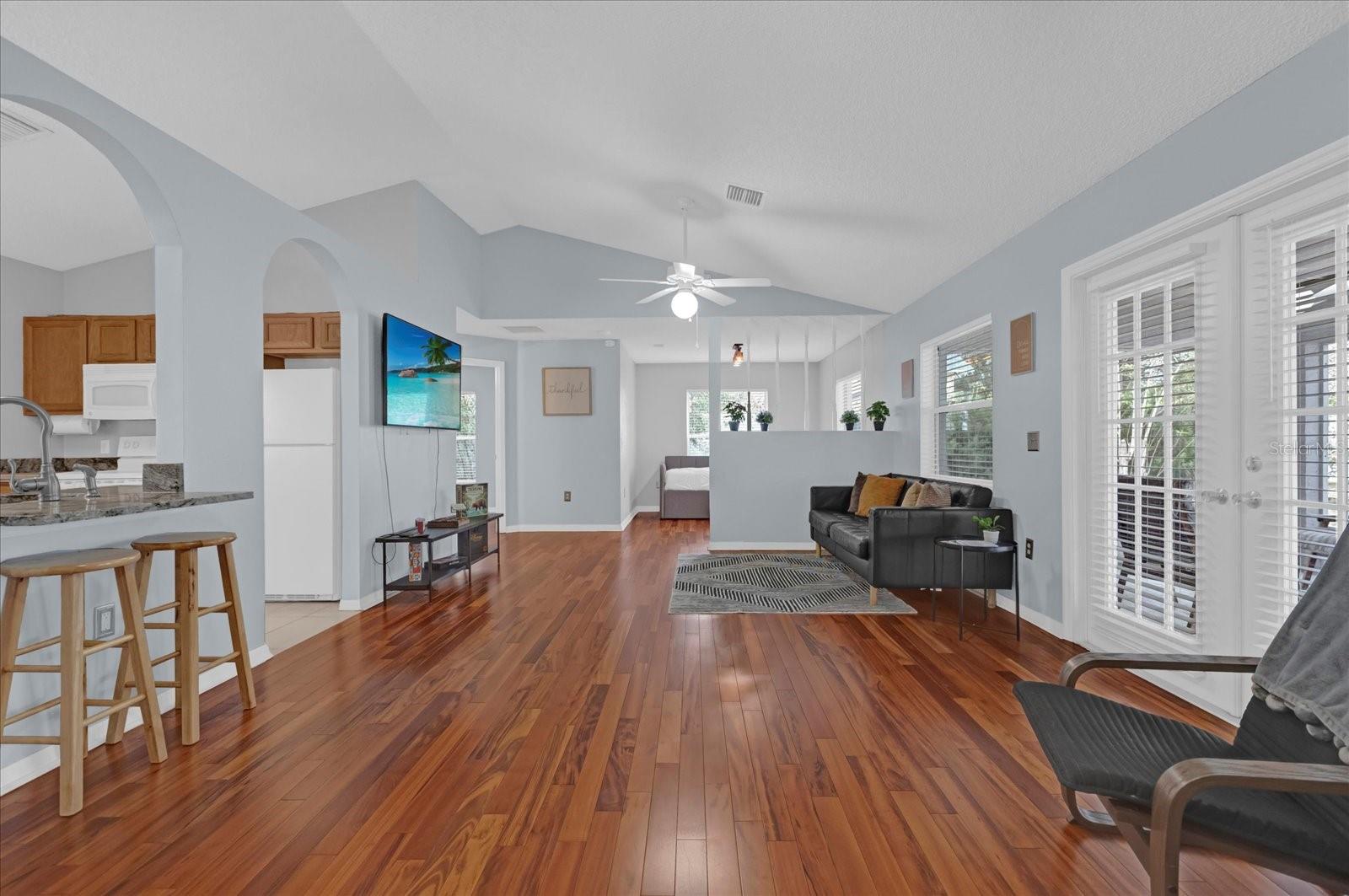 180 STANLEY BELL DR, MOUNT DORA, FL, 32757